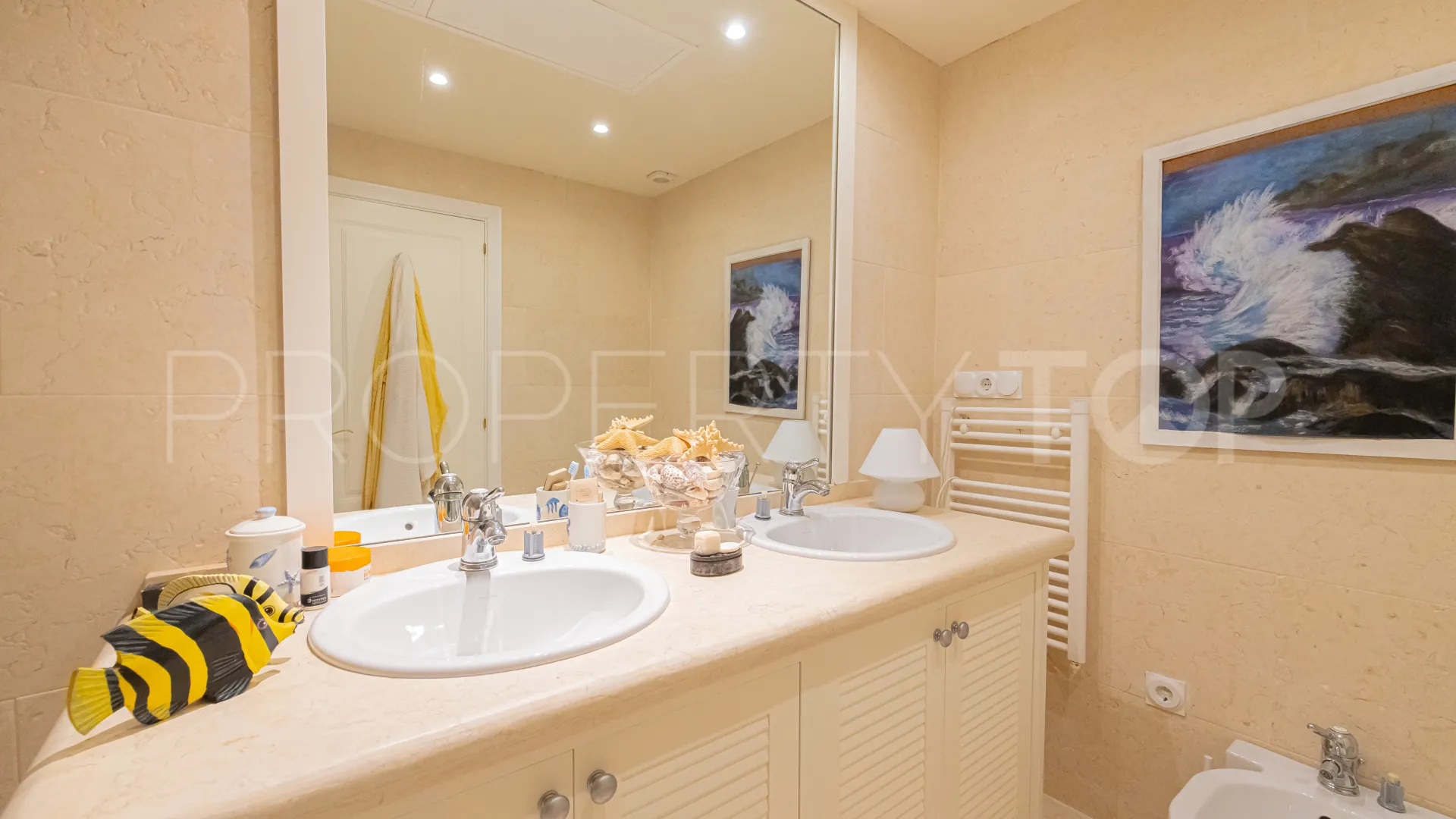 Apartamento con 3 dormitorios en venta en Nueva Andalucia