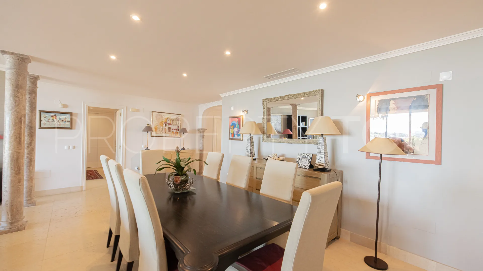 Apartamento con 3 dormitorios en venta en Nueva Andalucia