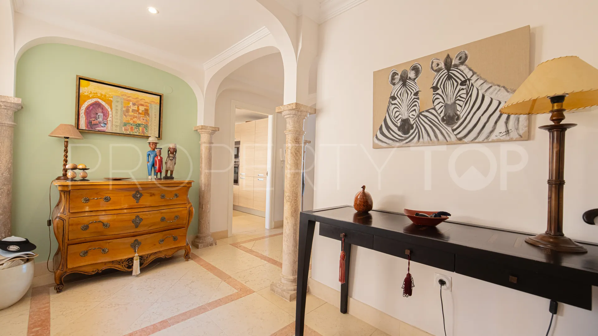 Apartamento con 3 dormitorios en venta en Nueva Andalucia