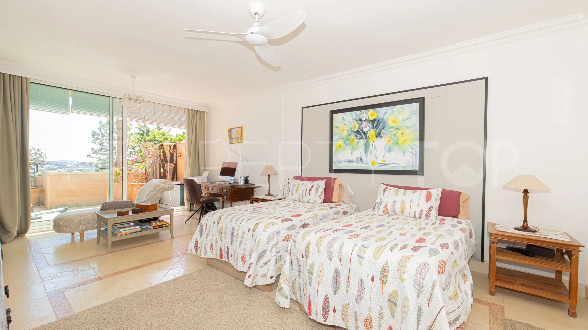 Apartamento con 3 dormitorios en venta en Nueva Andalucia