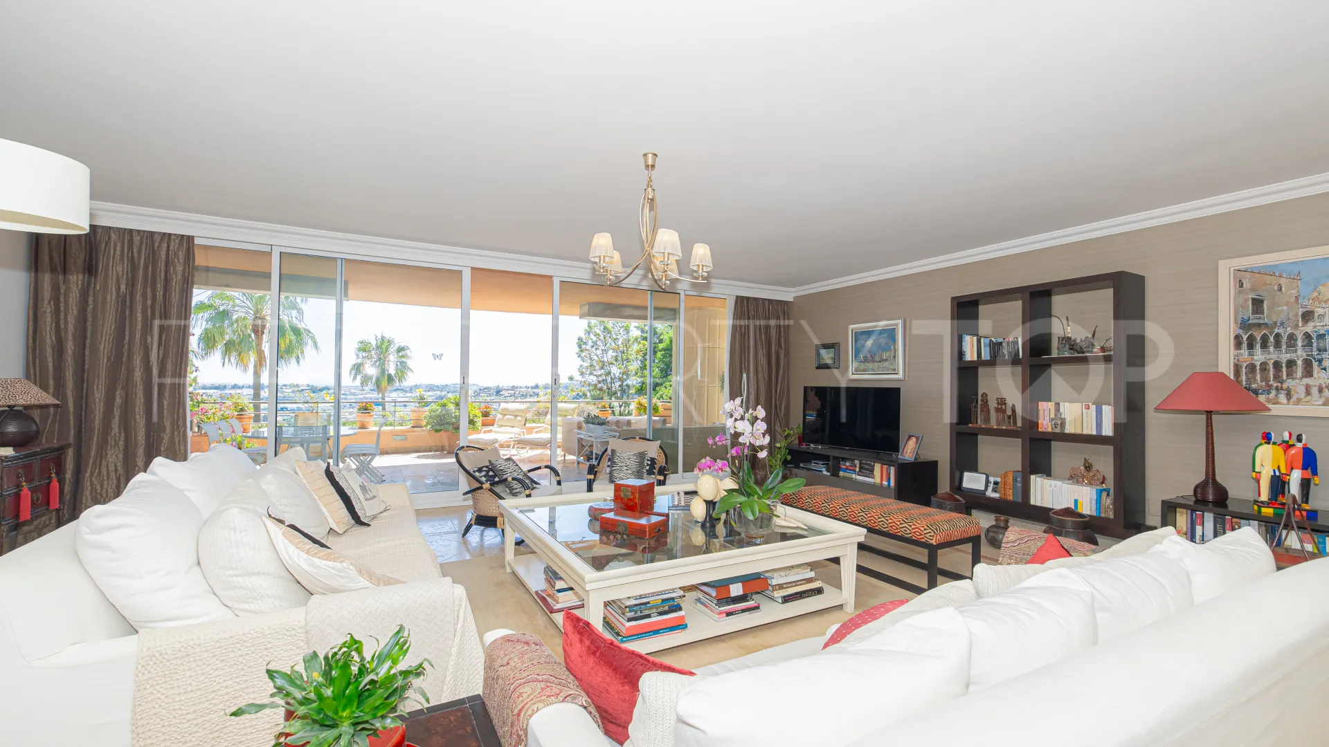 Apartamento con 3 dormitorios en venta en Nueva Andalucia
