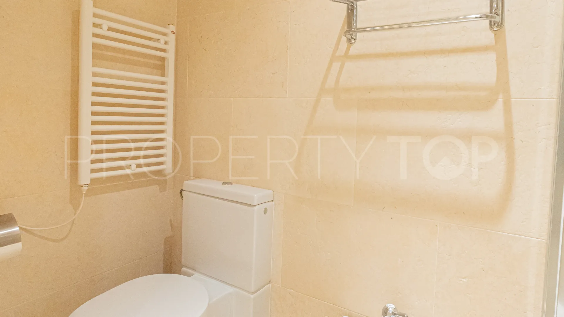 Apartamento con 3 dormitorios en venta en Nueva Andalucia