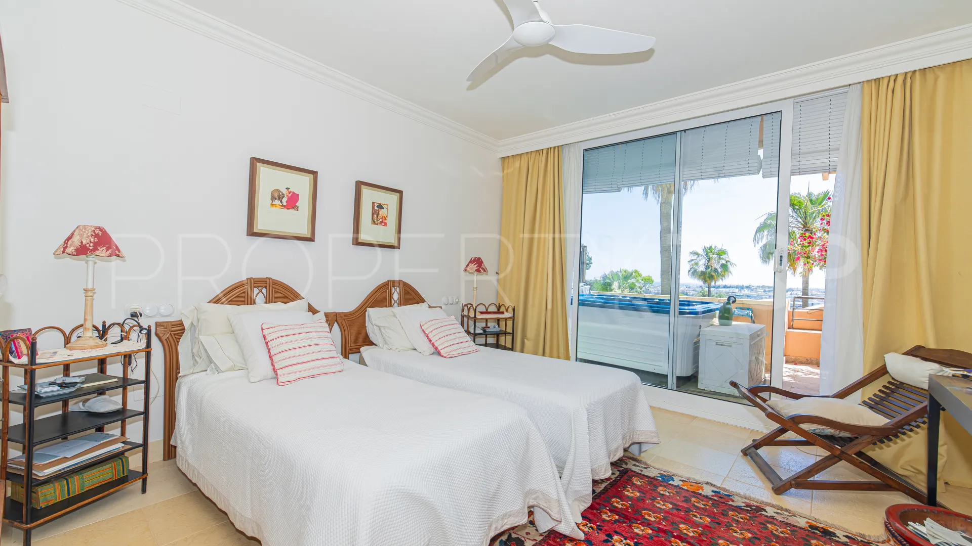 Apartamento con 3 dormitorios en venta en Nueva Andalucia