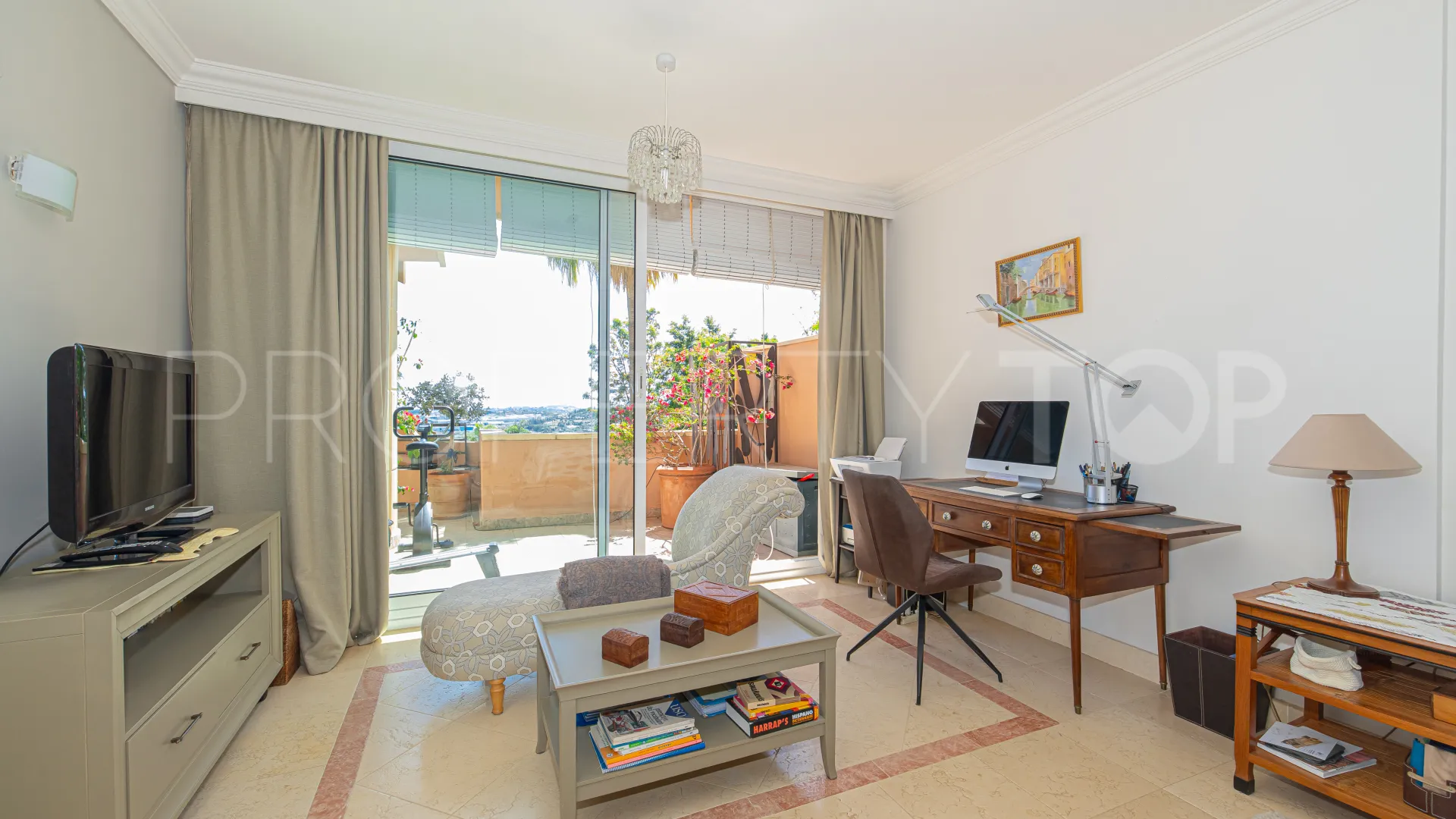 Apartamento con 3 dormitorios en venta en Nueva Andalucia