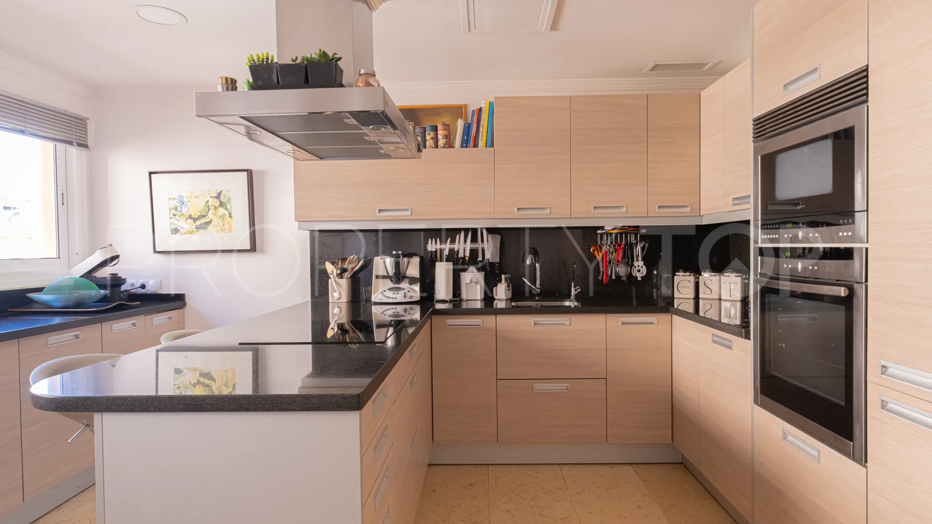 Apartamento con 3 dormitorios en venta en Nueva Andalucia
