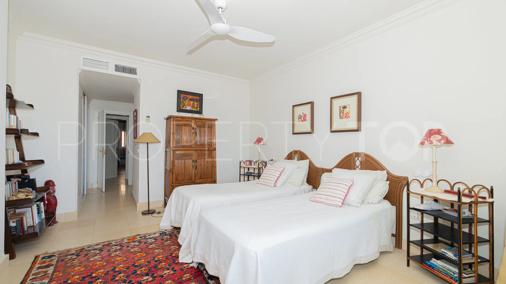 Apartamento con 3 dormitorios en venta en Nueva Andalucia
