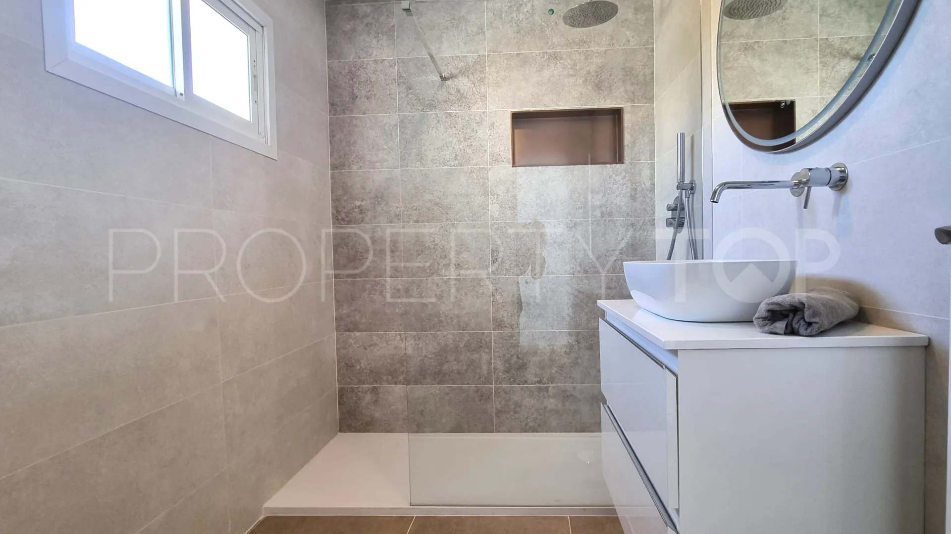 Calahonda, apartamento en venta con 1 dormitorio