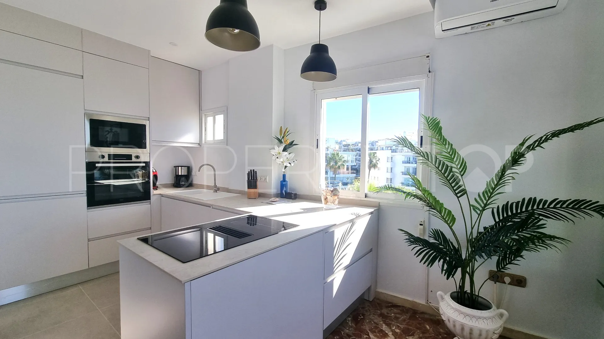 Calahonda, apartamento en venta con 1 dormitorio