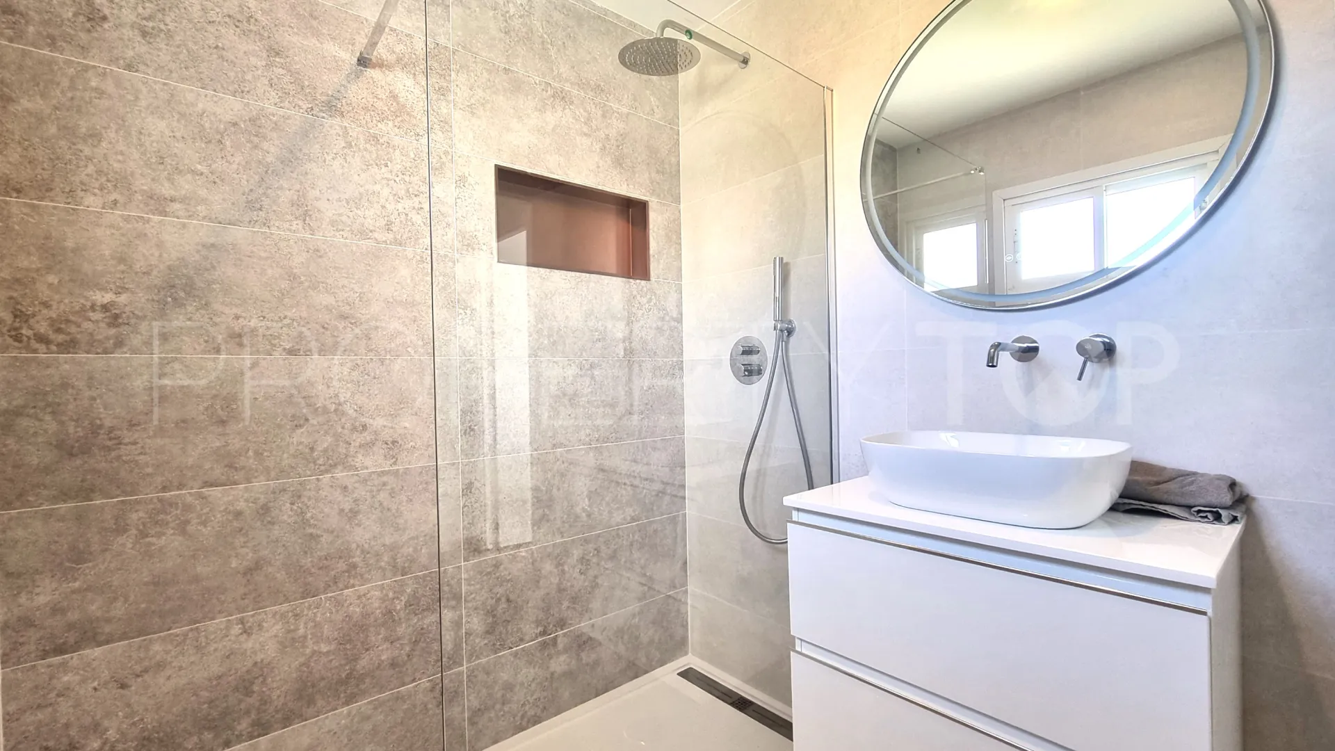 Calahonda, apartamento en venta con 1 dormitorio