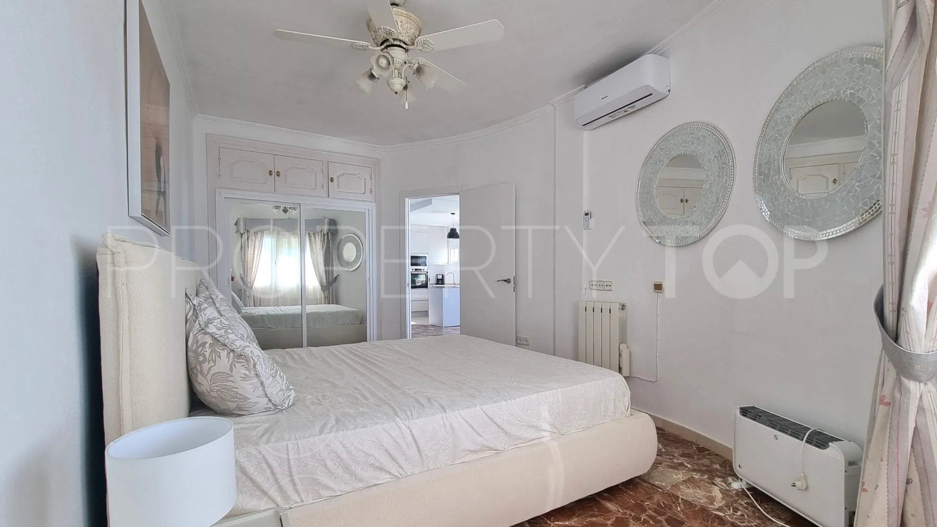 Calahonda, apartamento en venta con 1 dormitorio