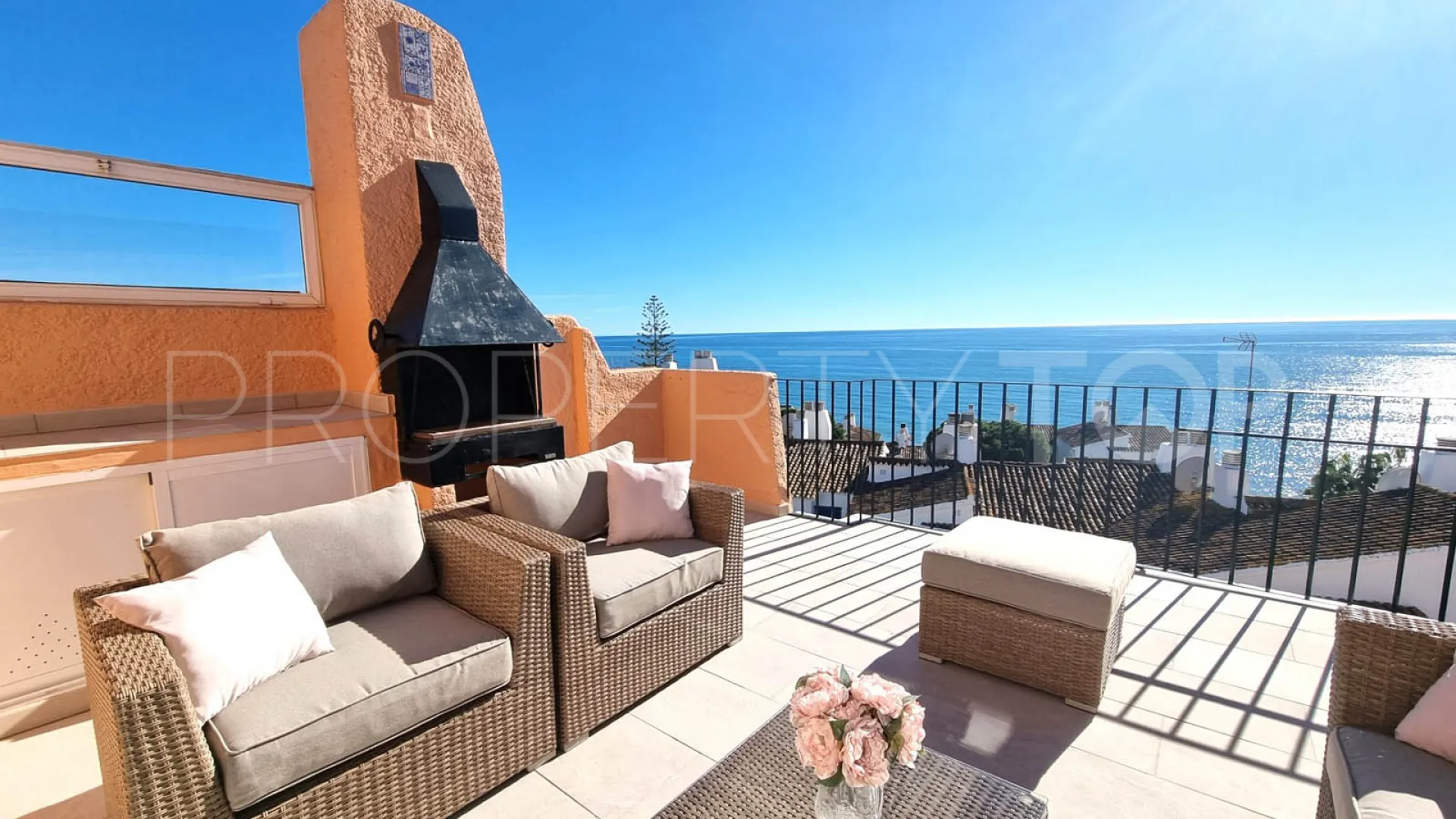For sale duplex penthouse in Calahonda