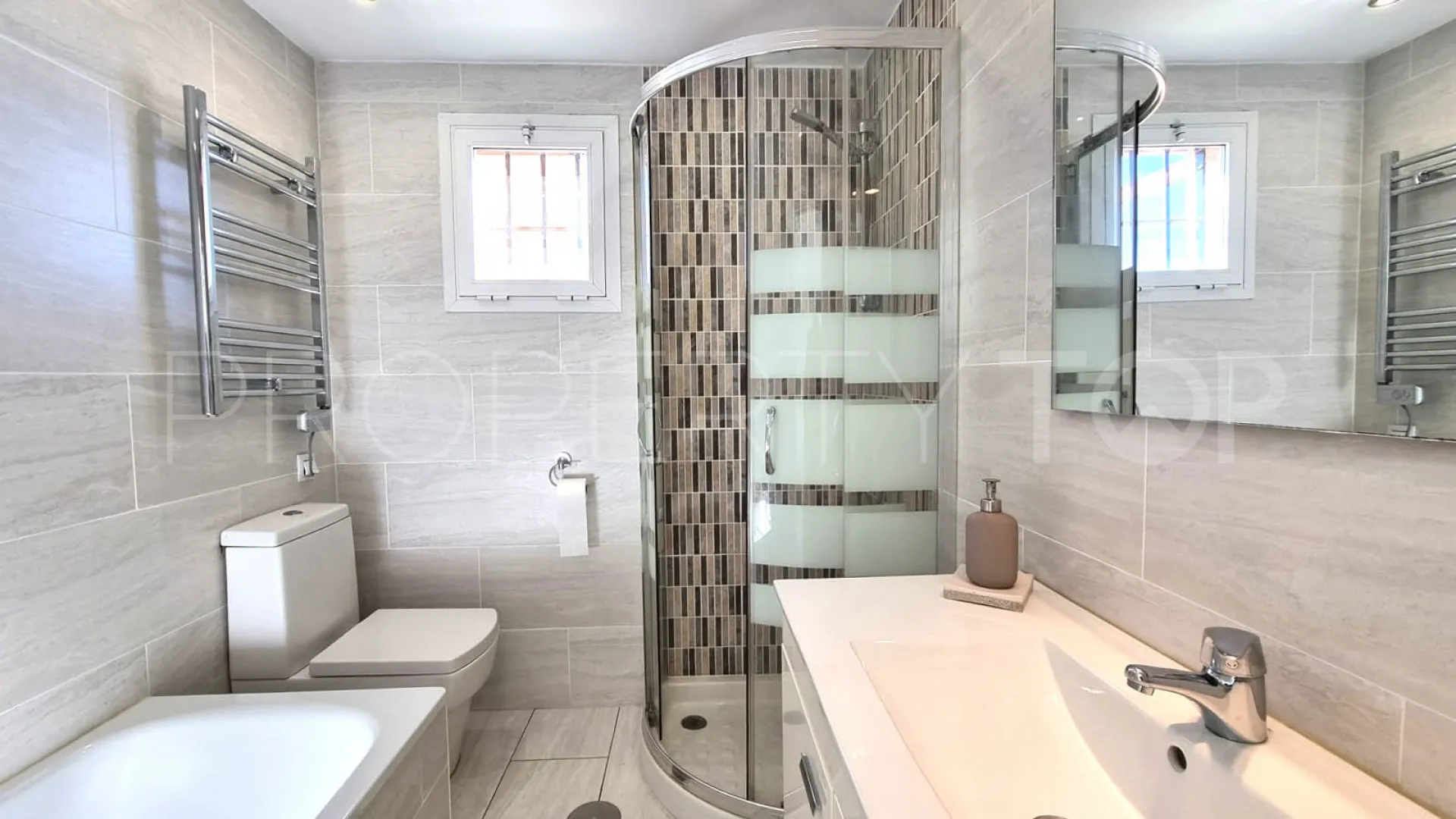 For sale duplex penthouse in Calahonda