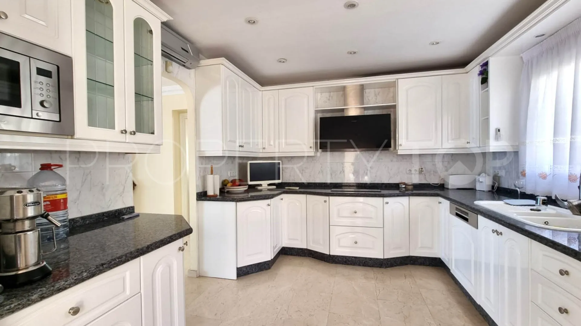 5 bedrooms La Capellania villa for sale