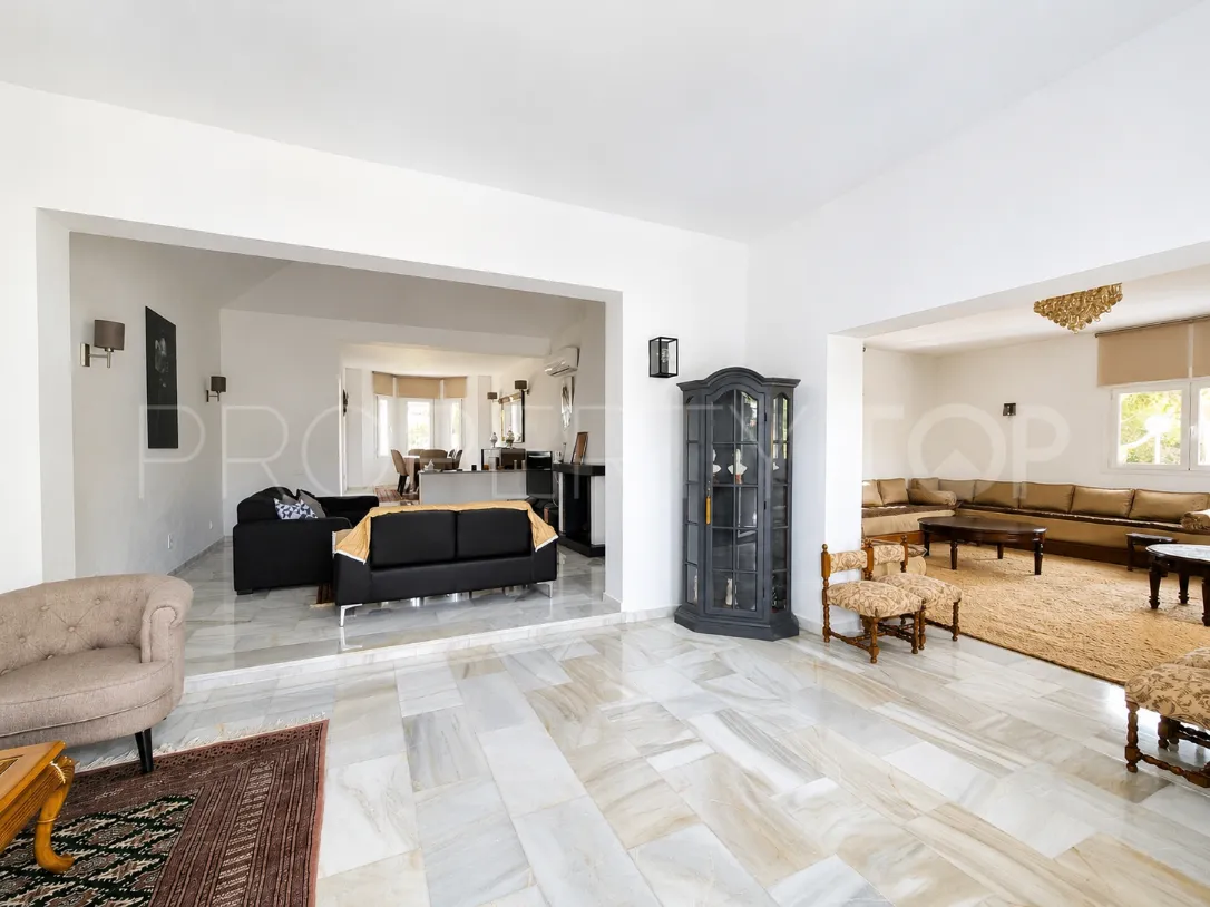 3 bedrooms Calahonda villa for sale
