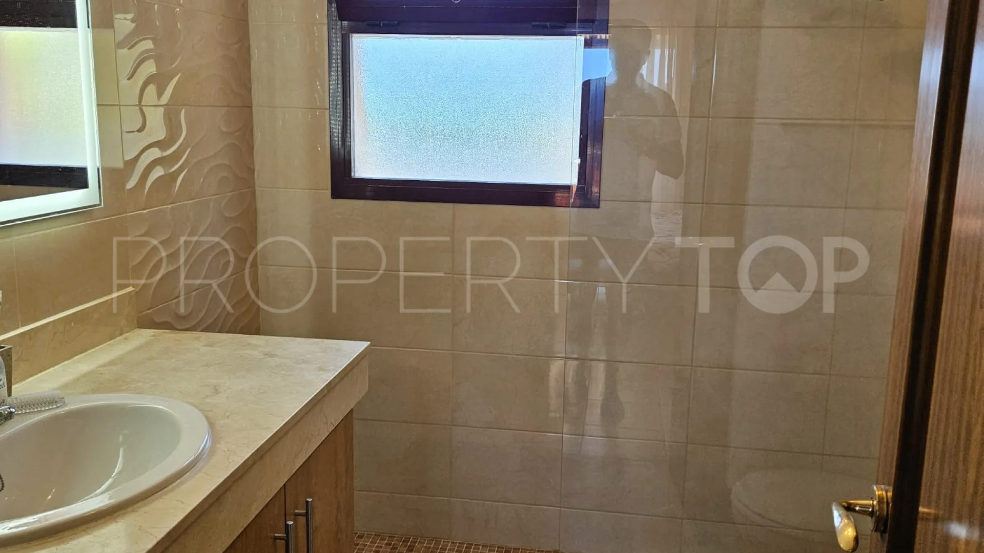 Se vende apartamento en Calahonda de 3 dormitorios