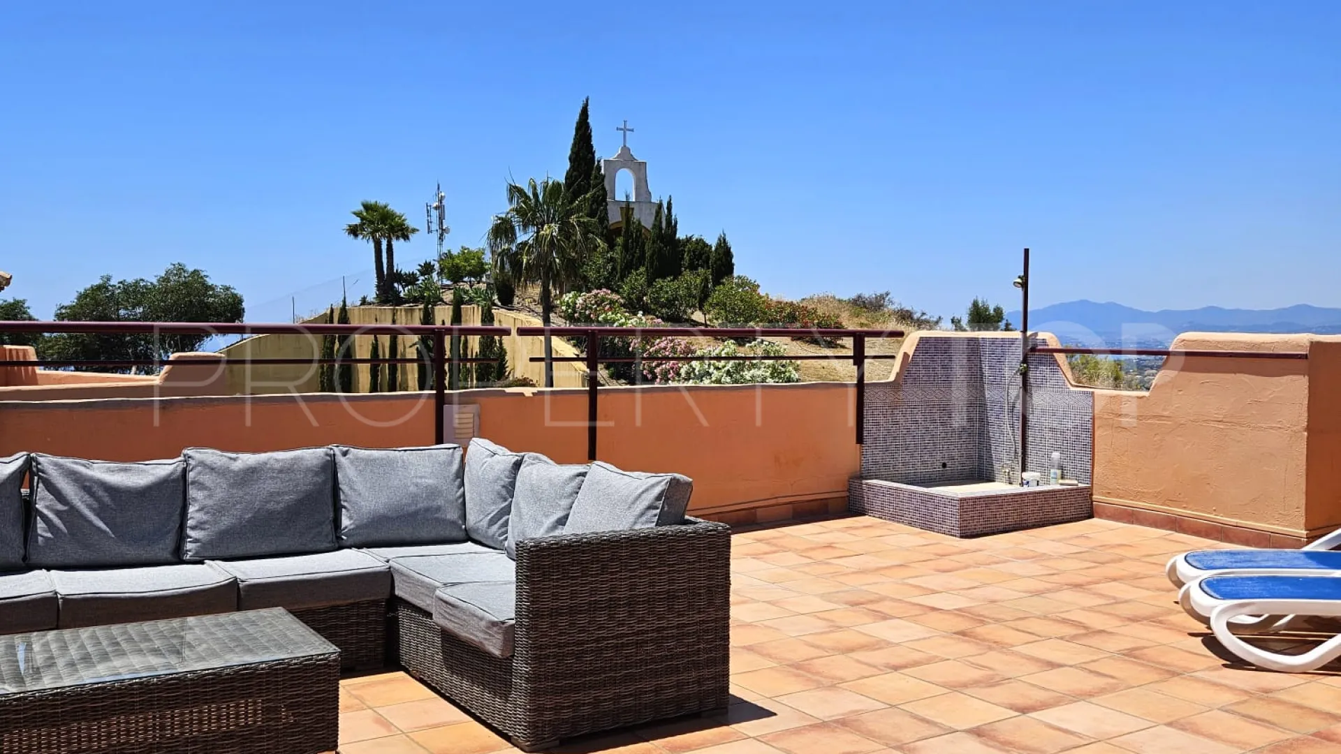 Se vende apartamento en Calahonda de 3 dormitorios