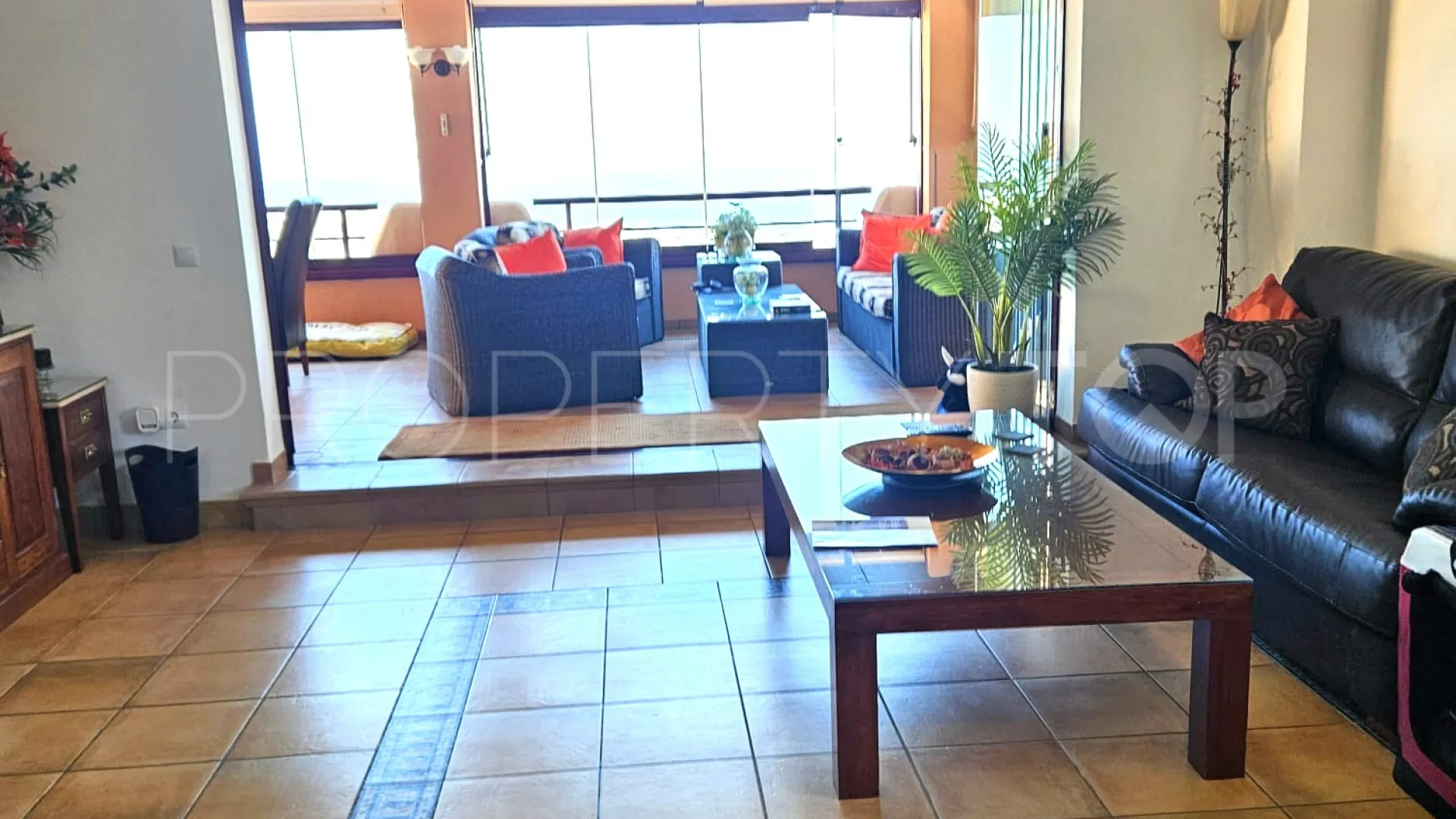 Se vende apartamento en Calahonda de 3 dormitorios