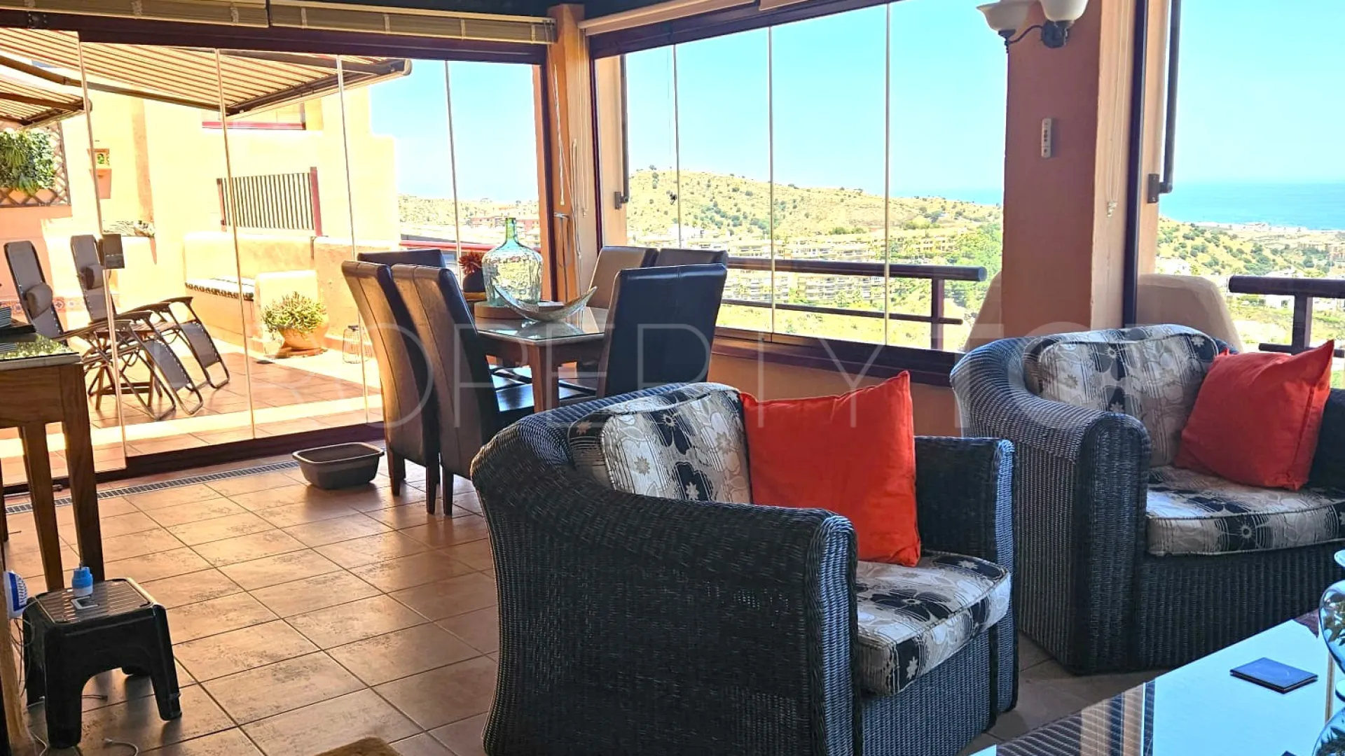 Se vende apartamento en Calahonda de 3 dormitorios