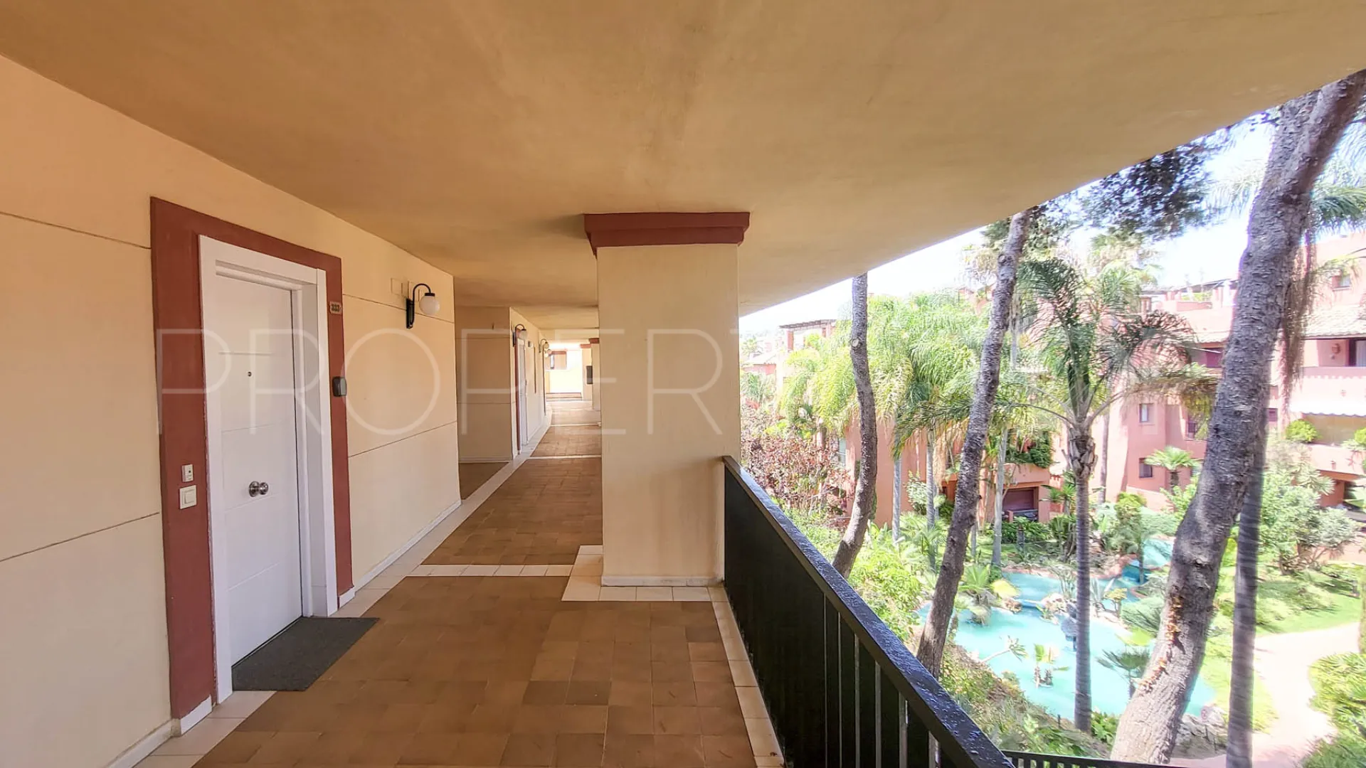 Elviria Playa, estudio con 1 dormitorio en venta