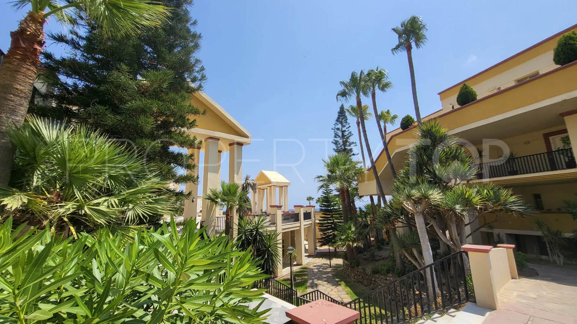 Elviria Playa, estudio con 1 dormitorio en venta