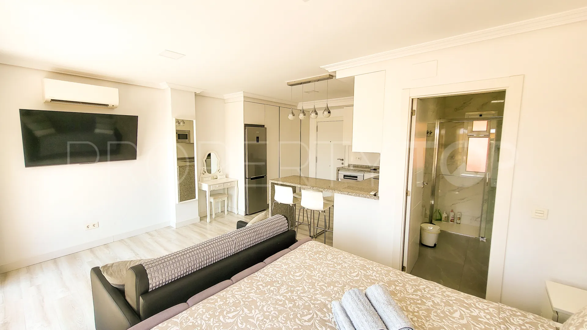 Elviria Playa, estudio con 1 dormitorio en venta
