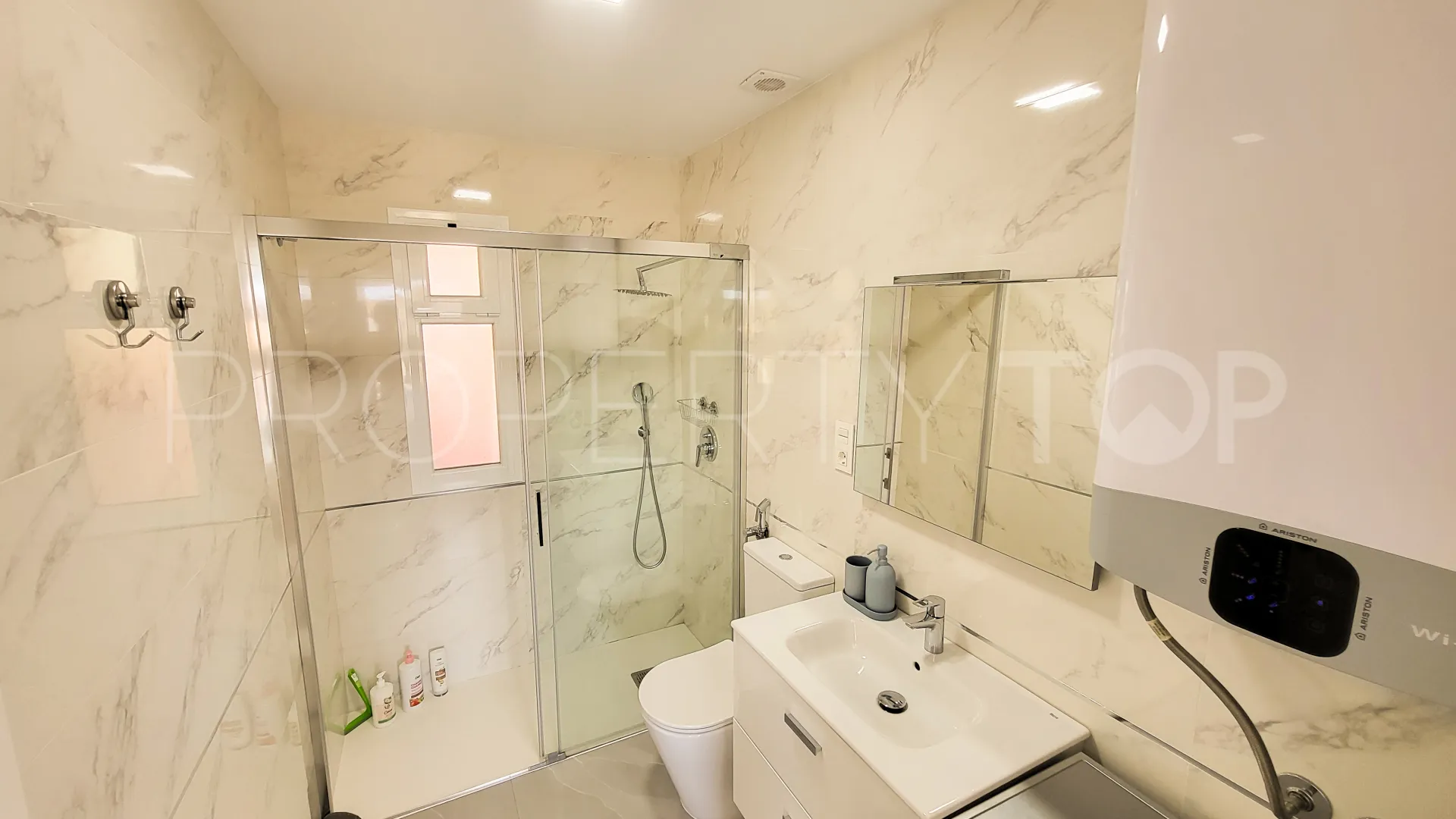 Elviria Playa, estudio con 1 dormitorio en venta