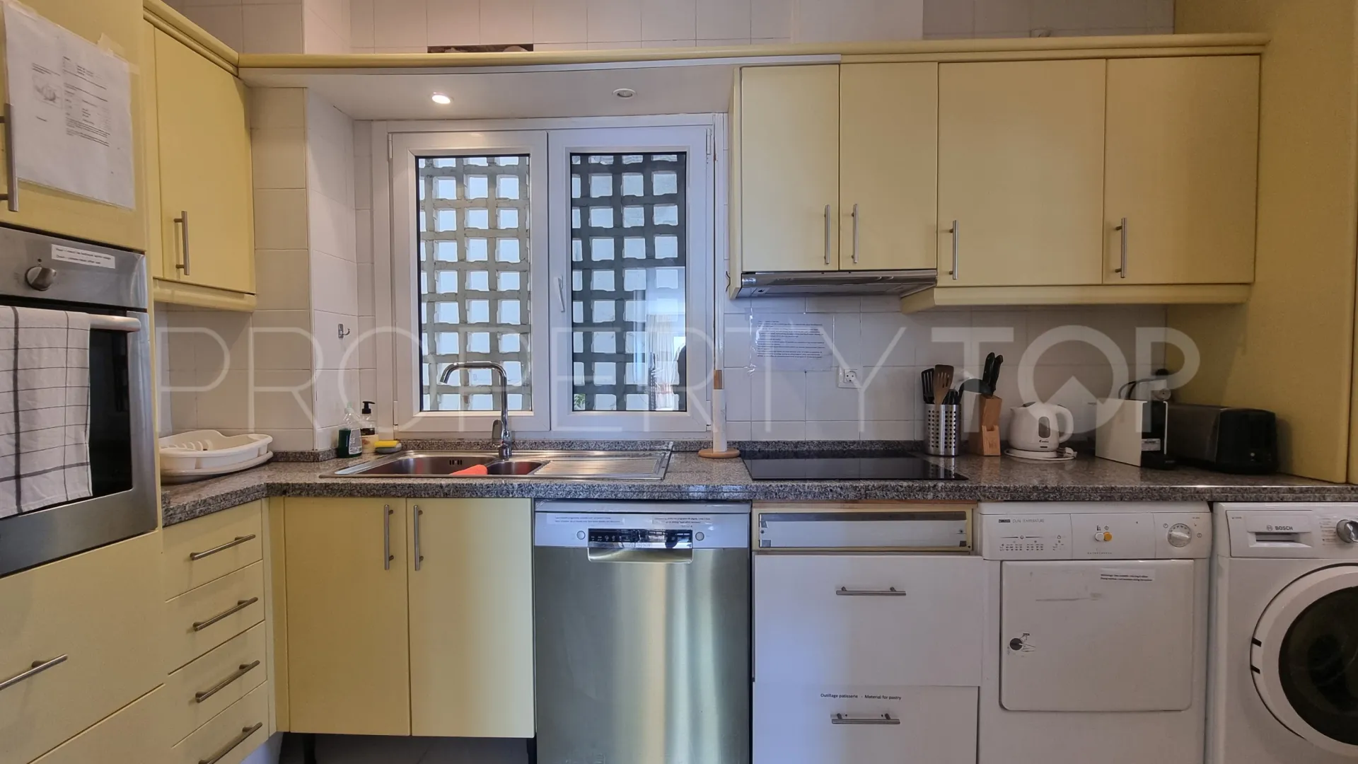 Apartamento con 3 dormitorios a la venta en La Mairena