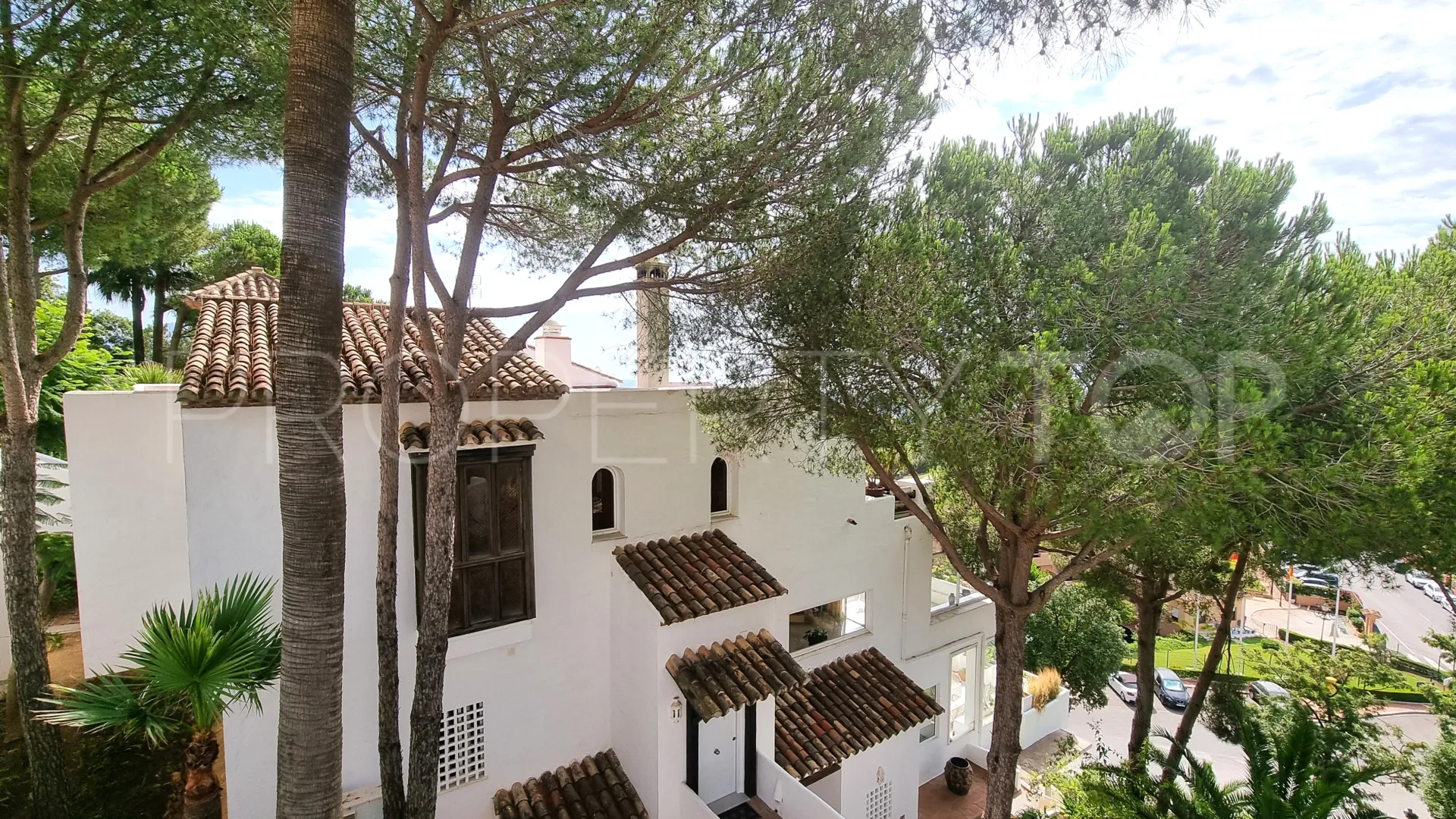 Apartamento con 3 dormitorios a la venta en La Mairena