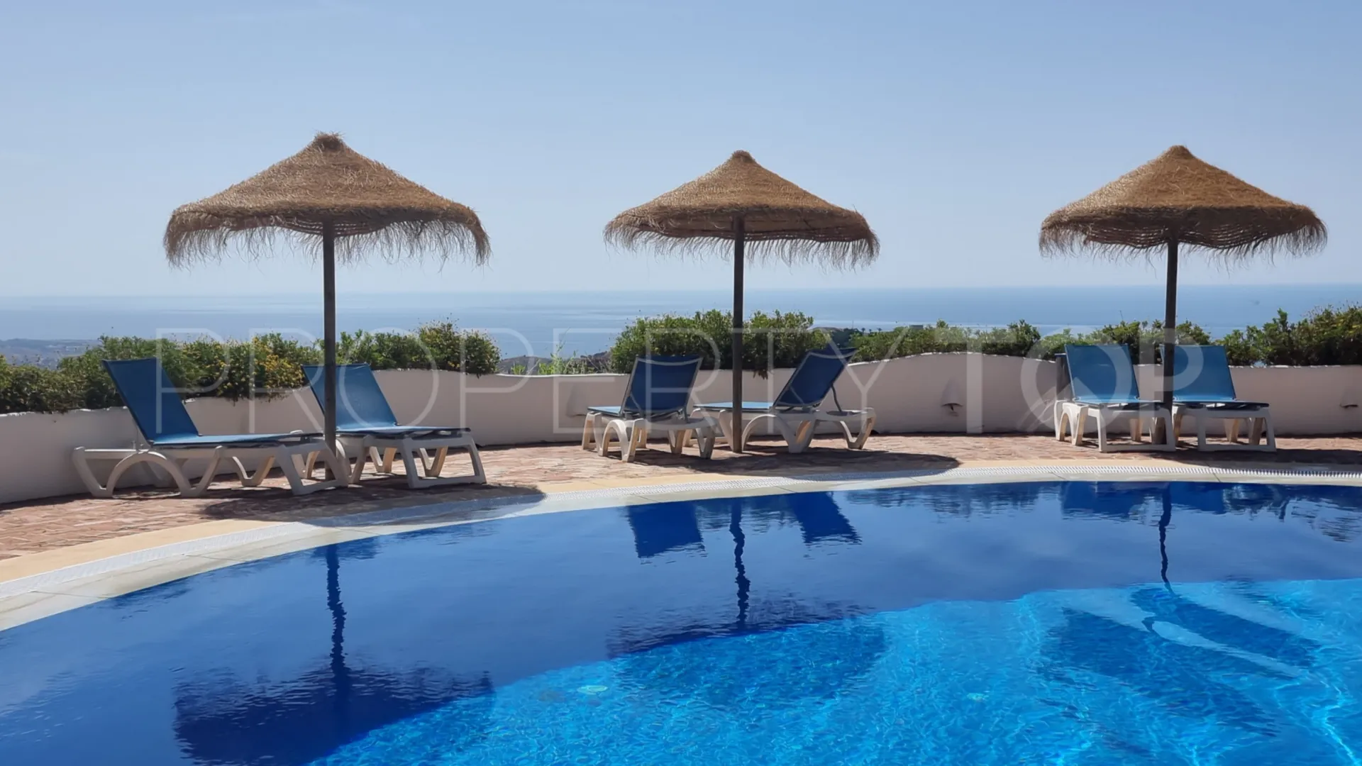 Apartamento con 3 dormitorios a la venta en La Mairena