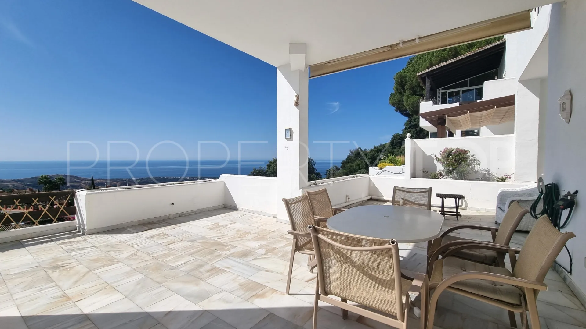 Apartamento con 3 dormitorios a la venta en La Mairena