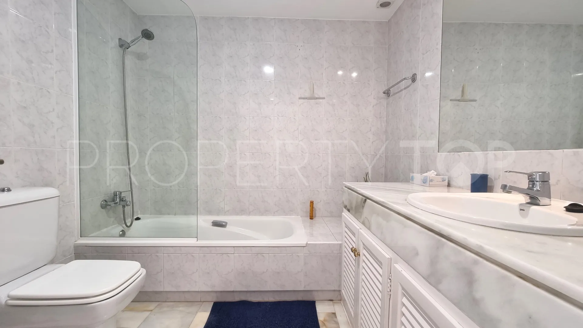 Apartamento con 3 dormitorios a la venta en La Mairena