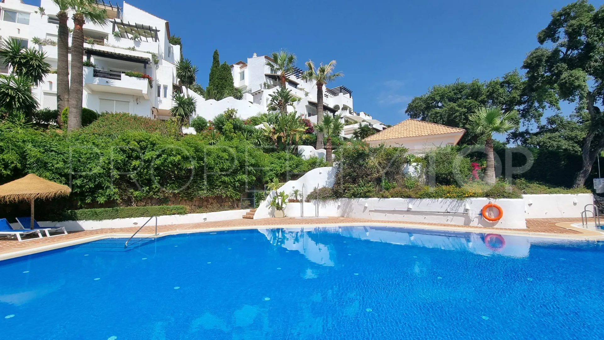 Apartamento con 3 dormitorios a la venta en La Mairena
