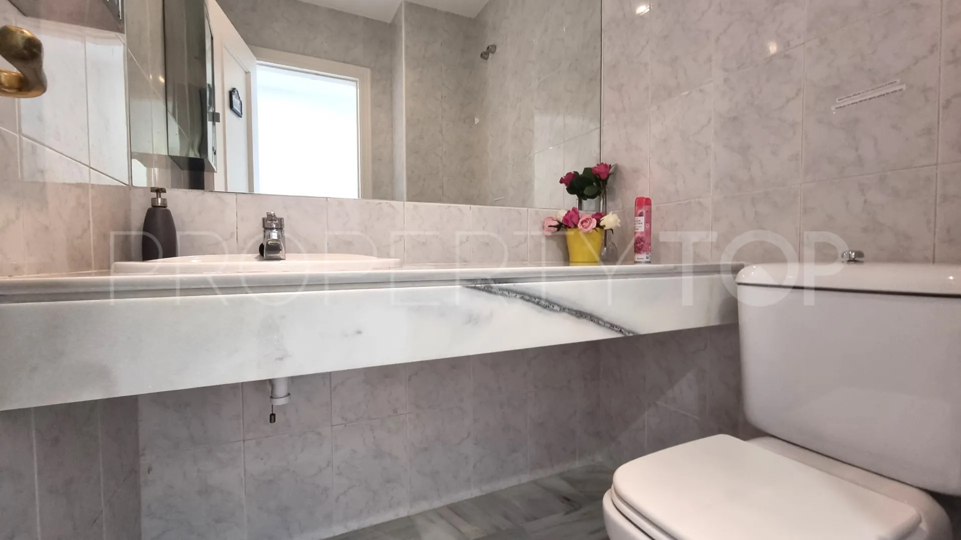 Apartamento con 3 dormitorios a la venta en La Mairena