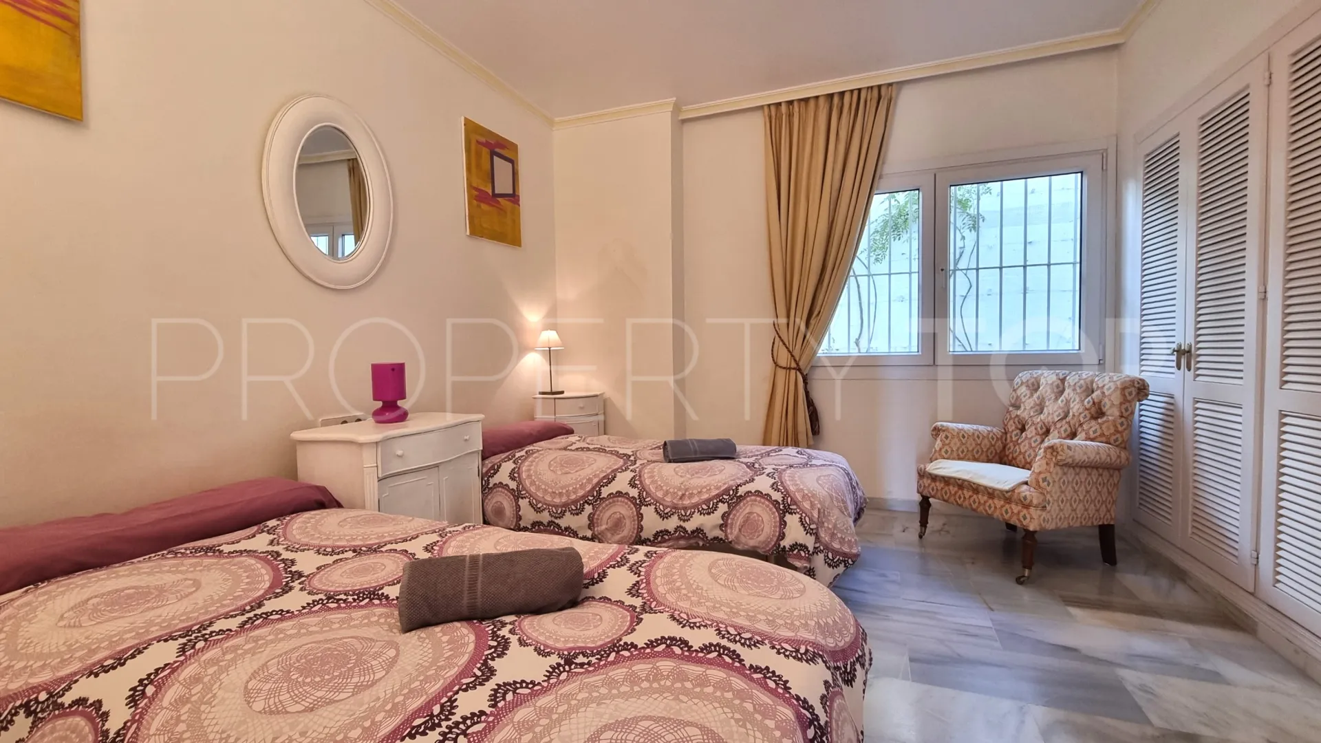 Apartamento con 3 dormitorios a la venta en La Mairena