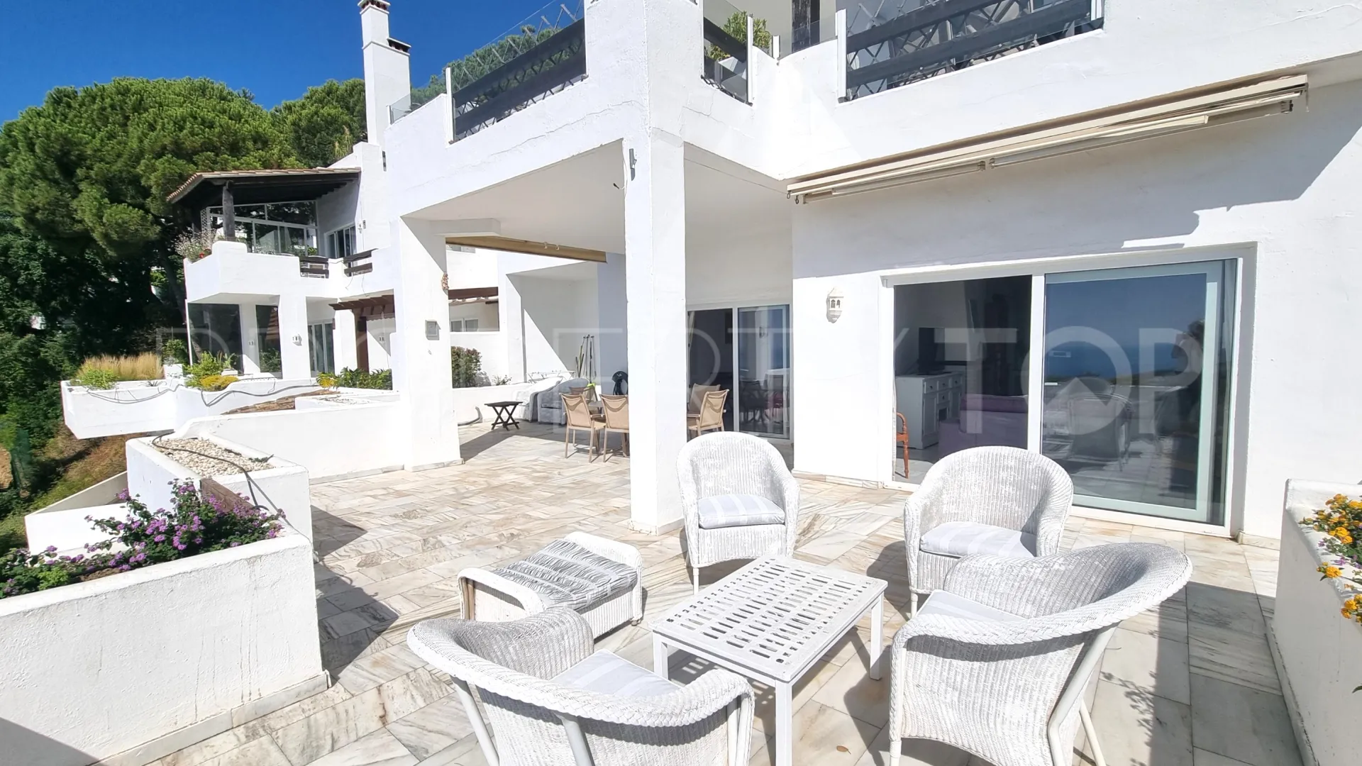 Apartamento con 3 dormitorios a la venta en La Mairena