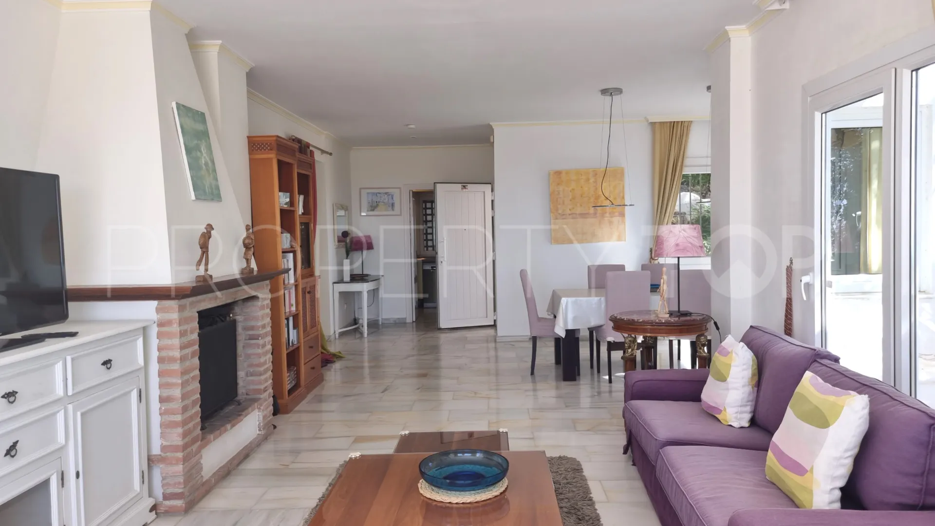Apartamento con 3 dormitorios a la venta en La Mairena