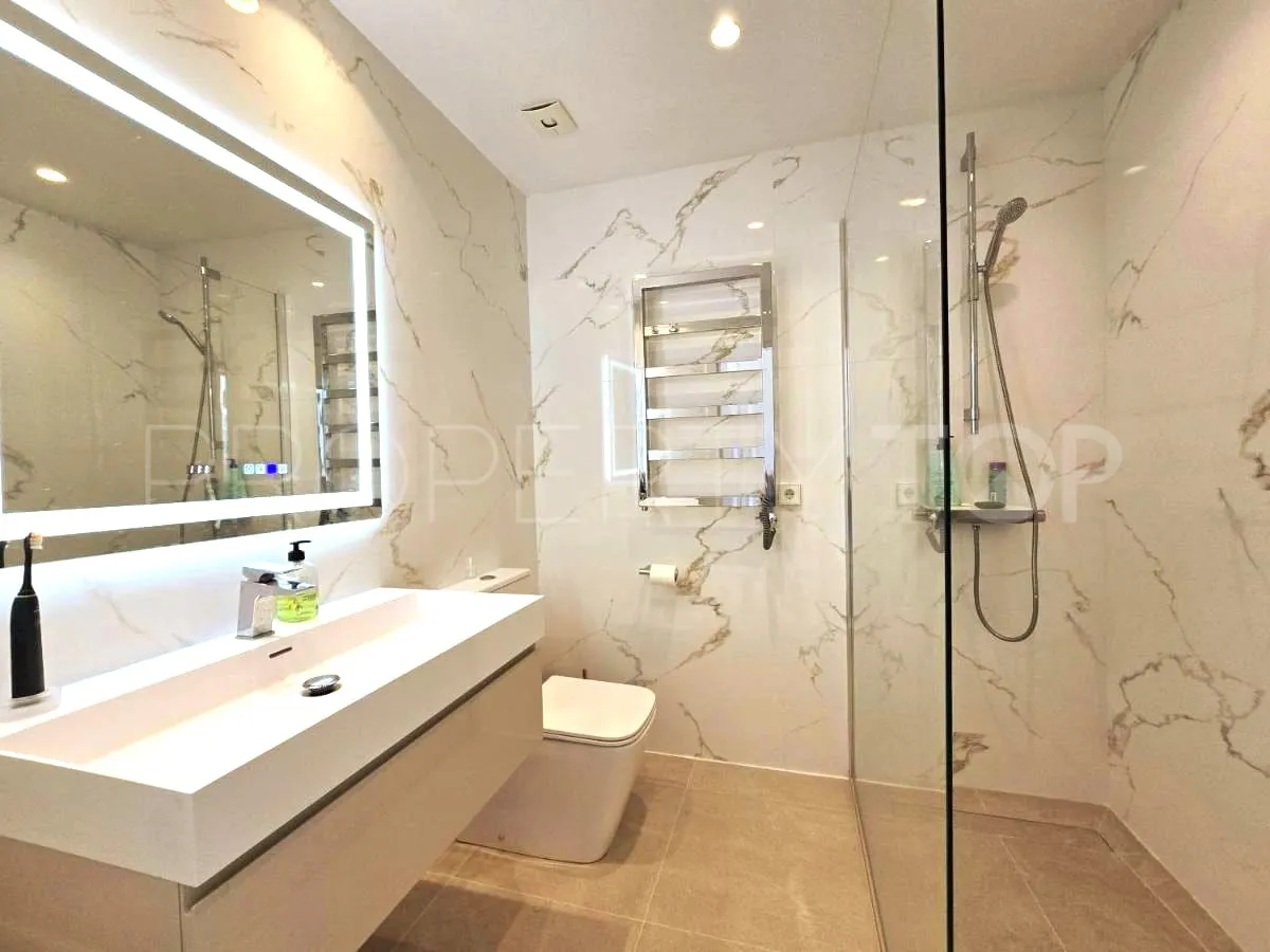 For sale duplex penthouse in Calahonda with 3 bedrooms