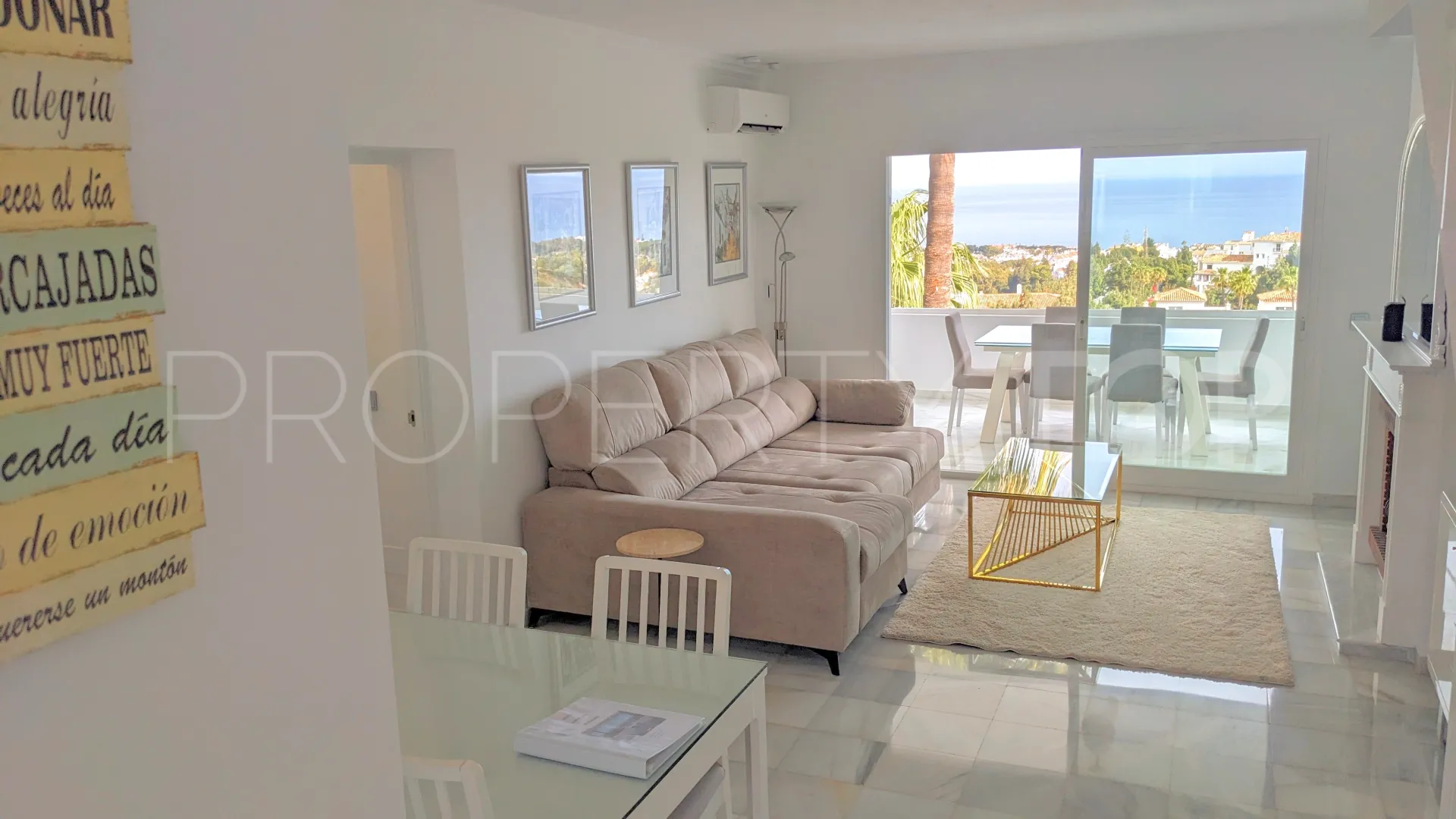 For sale duplex penthouse in Calahonda with 3 bedrooms