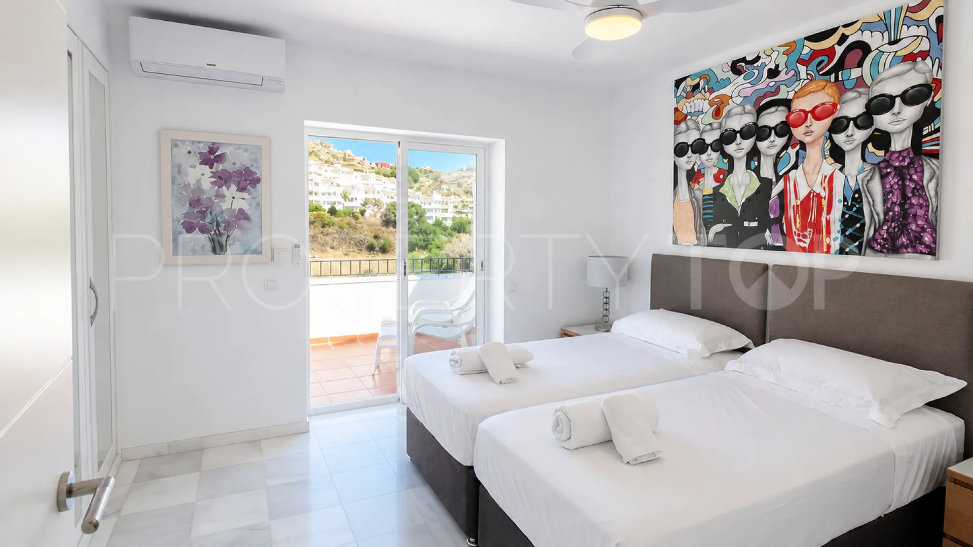 For sale duplex penthouse in Calahonda with 3 bedrooms