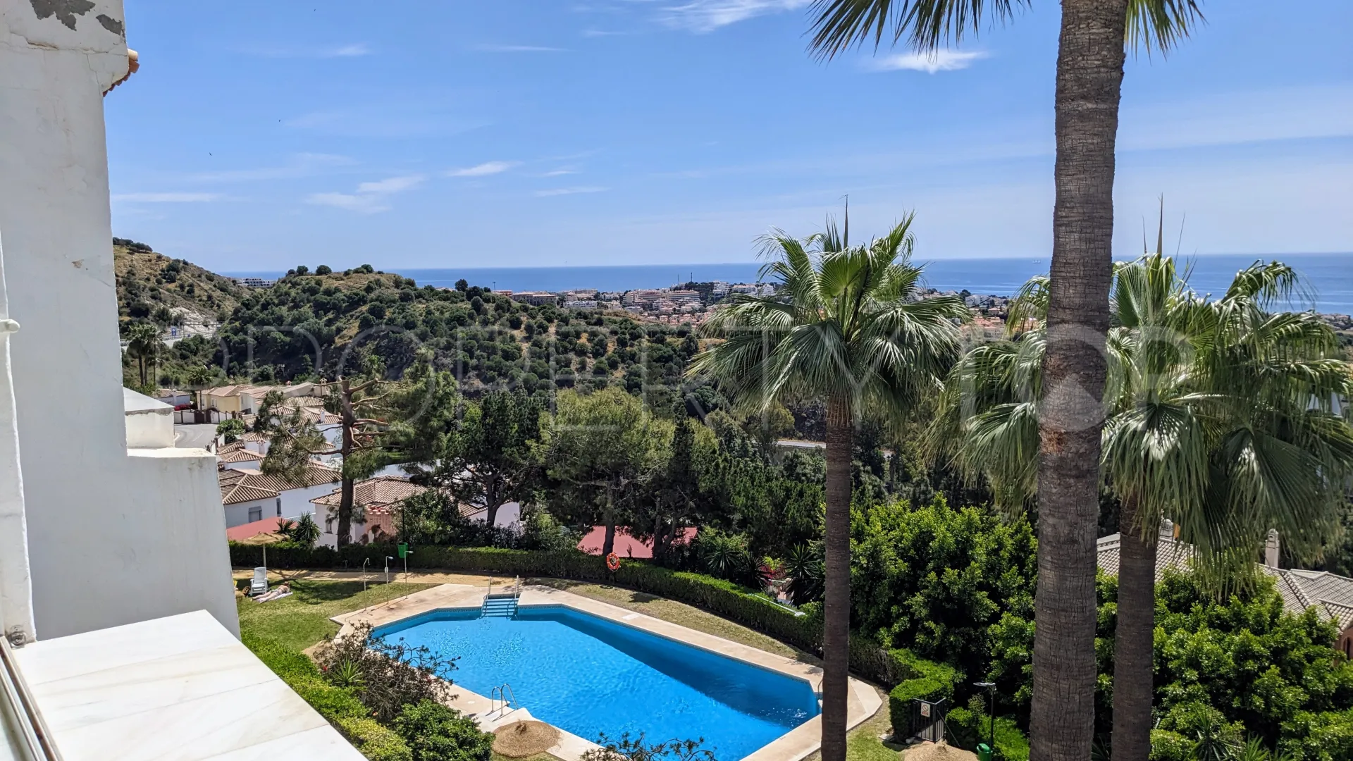 For sale duplex penthouse in Calahonda with 3 bedrooms
