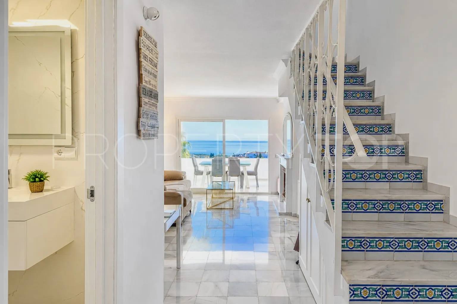 For sale duplex penthouse in Calahonda with 3 bedrooms