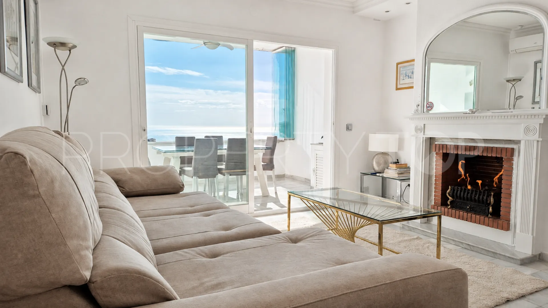 For sale duplex penthouse in Calahonda with 3 bedrooms