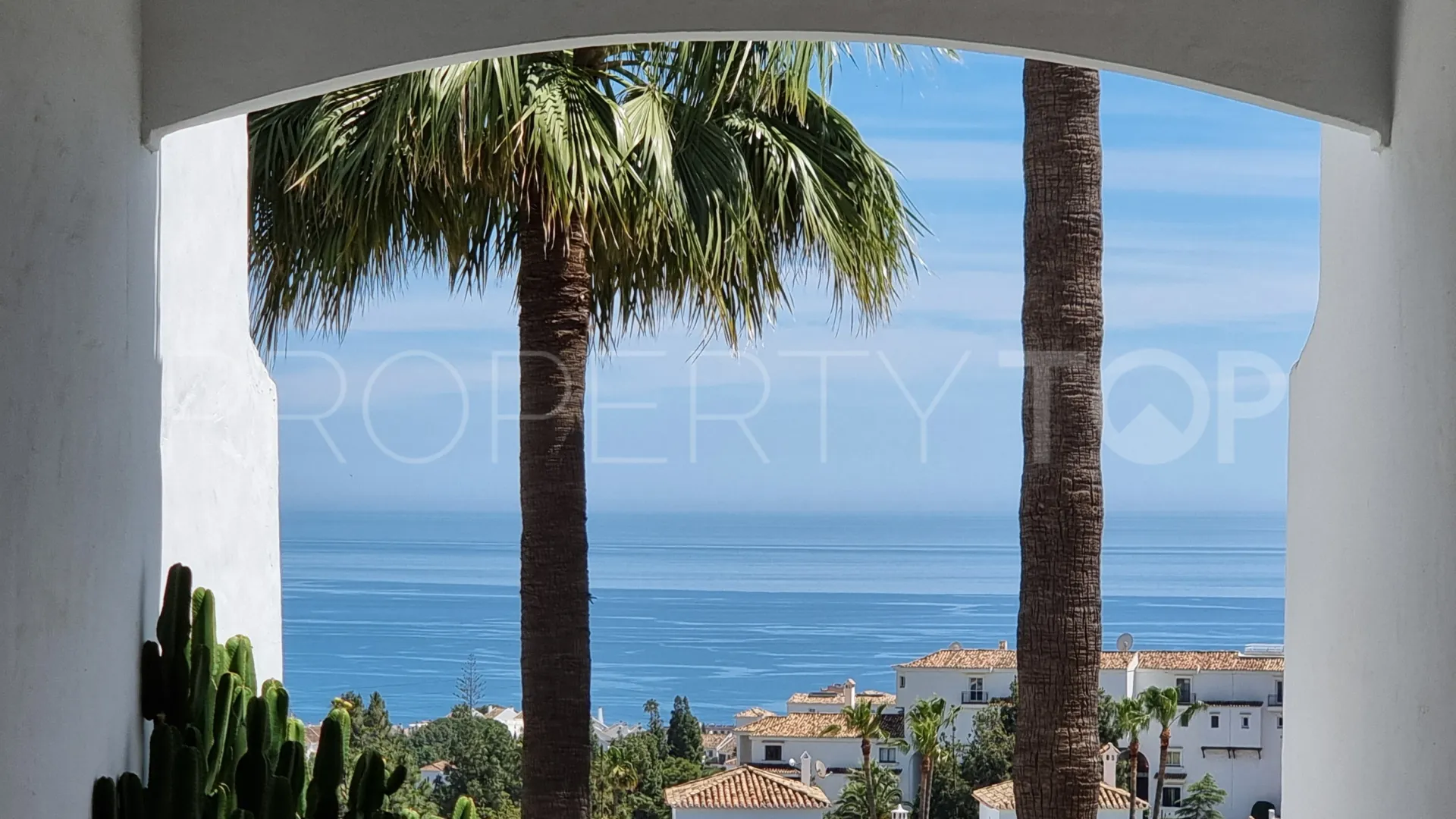 For sale duplex penthouse in Calahonda with 3 bedrooms