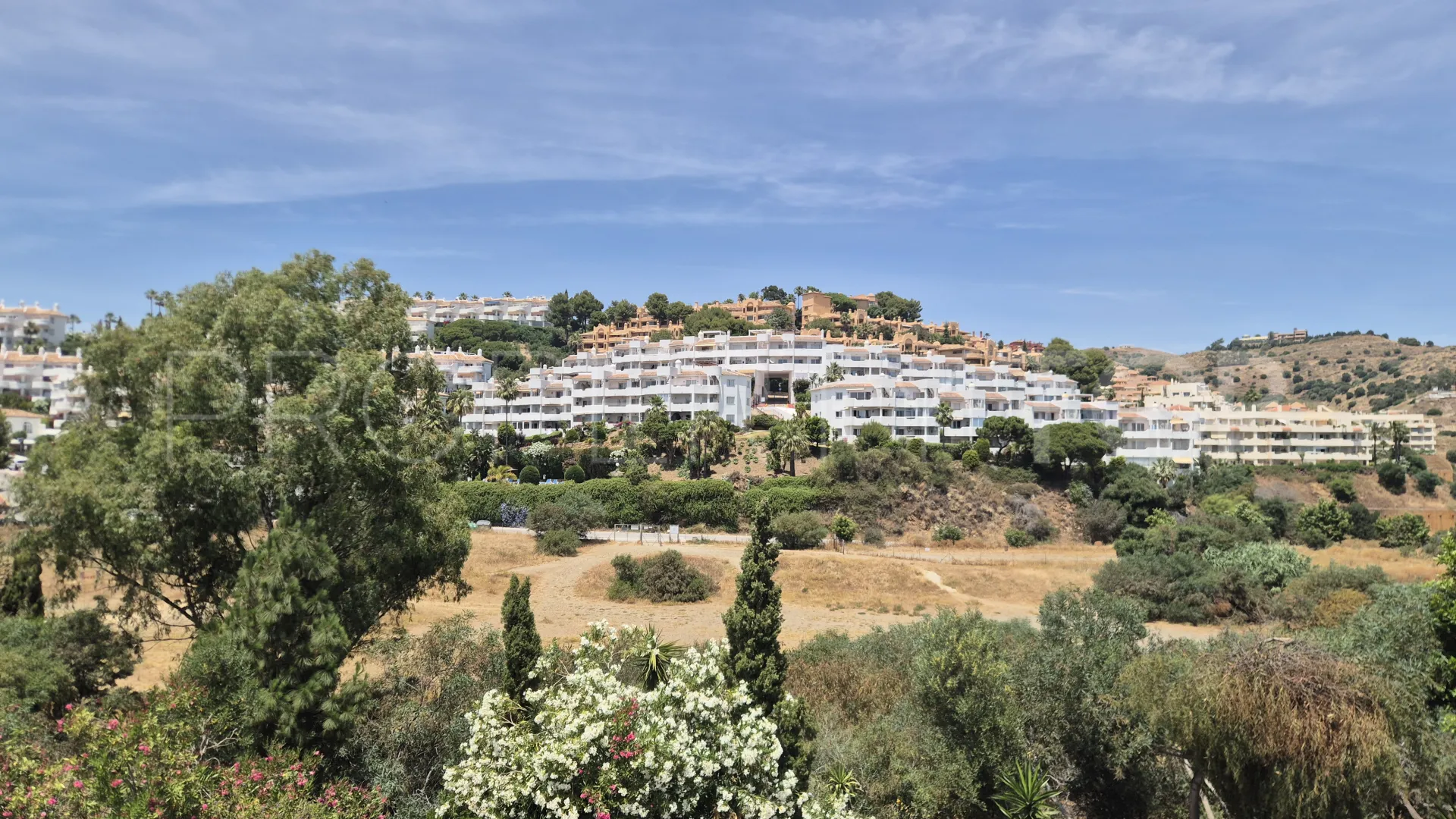 For sale duplex penthouse in Calahonda with 3 bedrooms