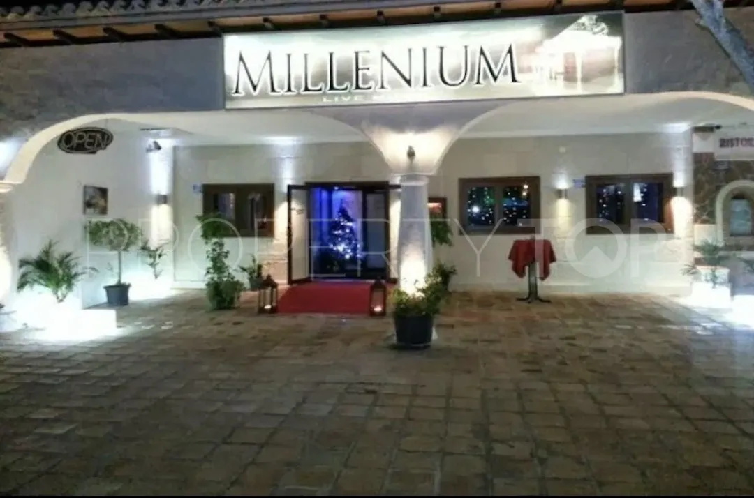 For sale duplex penthouse in Calahonda with 3 bedrooms