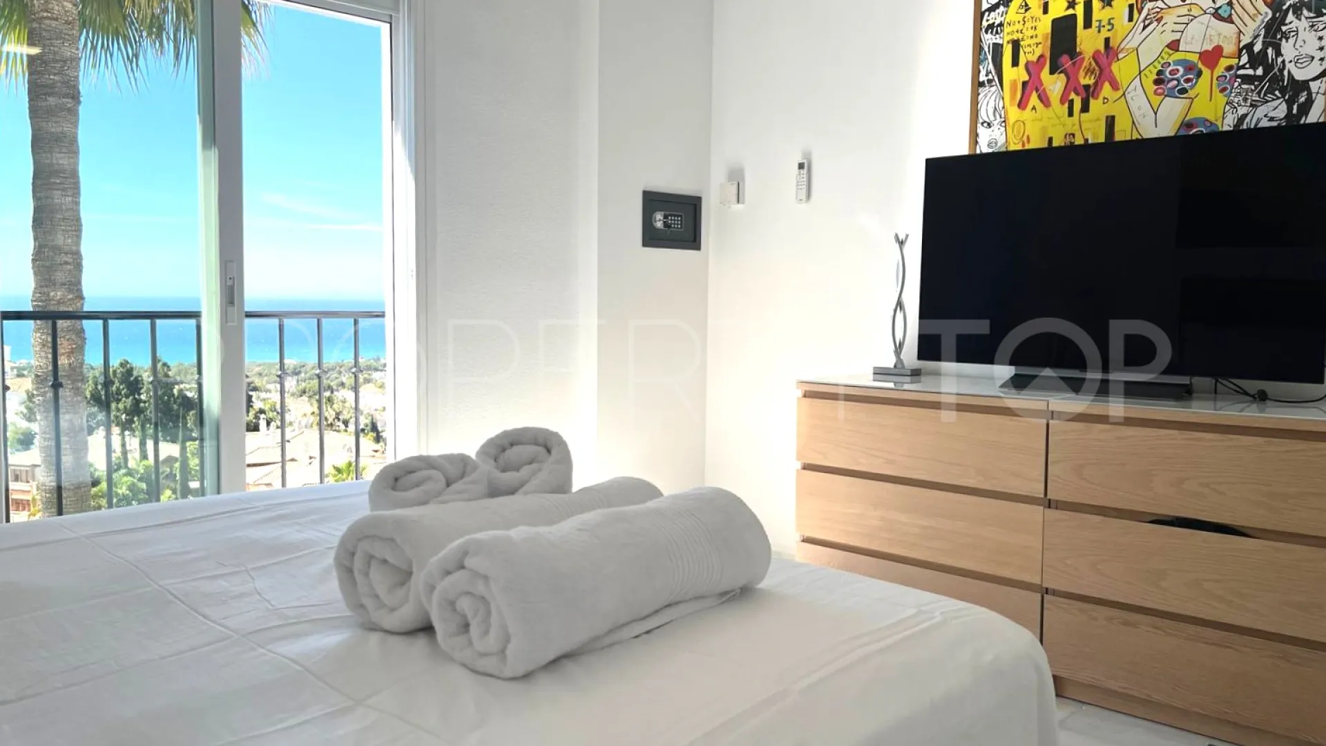 For sale duplex penthouse in Calahonda with 3 bedrooms