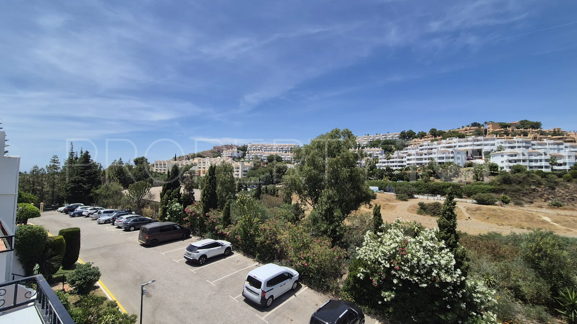 For sale duplex penthouse in Calahonda with 3 bedrooms