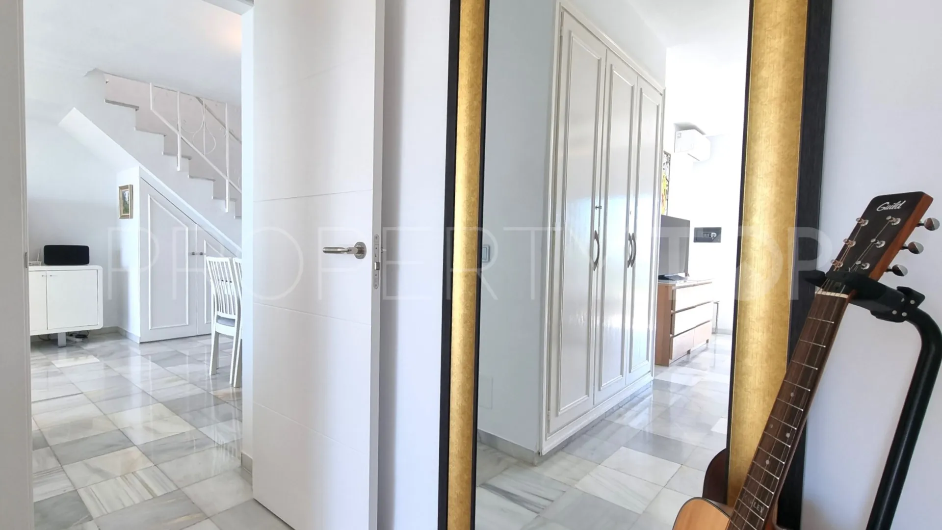 For sale duplex penthouse in Calahonda with 3 bedrooms