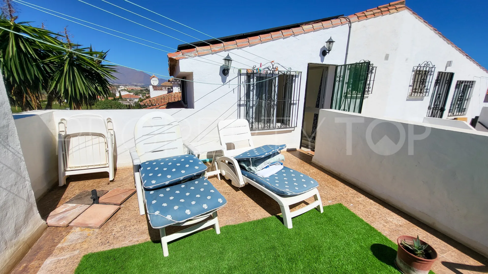 Buy semi detached house in Puerto La Duquesa