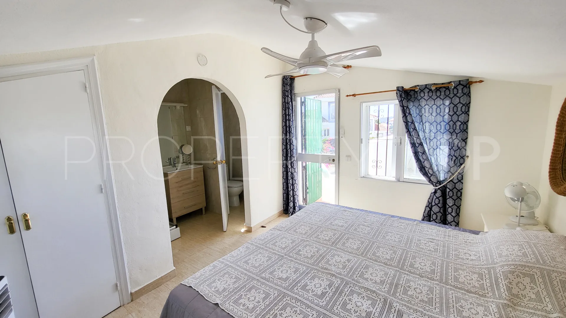 Buy semi detached house in Puerto La Duquesa
